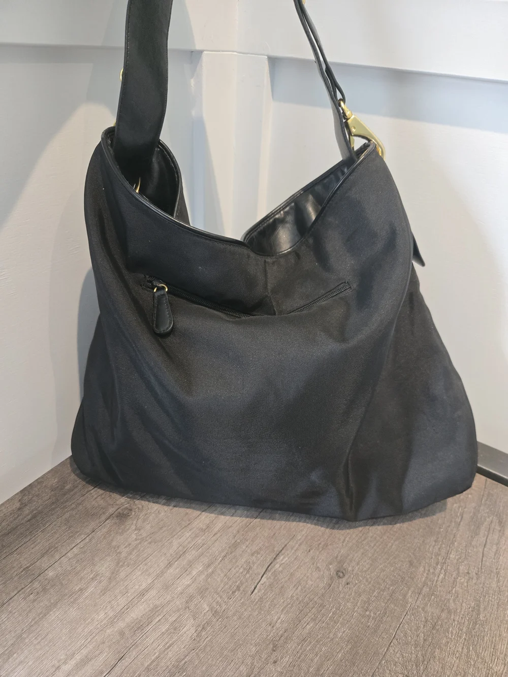 Kenneth Cole Reaction Black Nylon Hobo Bag Gold Hardware Large Shoulder Purse